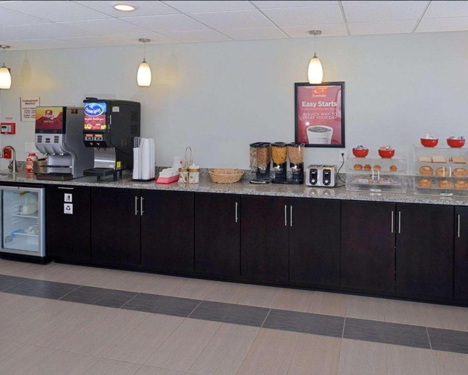 Econo Lodge Rochester I-90 & I-390 Esterno foto